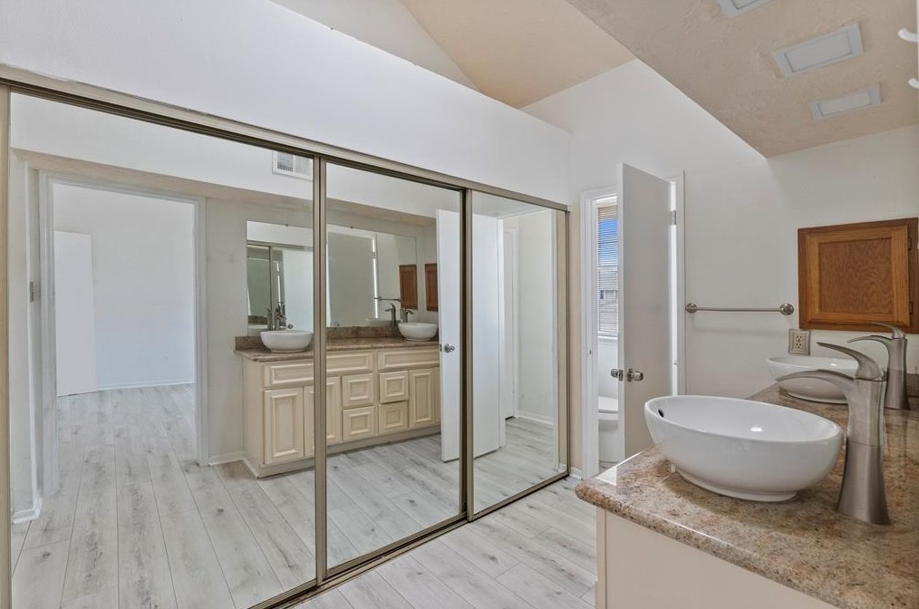 8763 Vinkins Rd, Houston TX  77071-2834 exterior