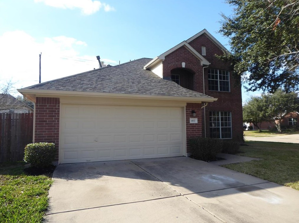 4102 Cleburne Dr, Pearland, TX 77584