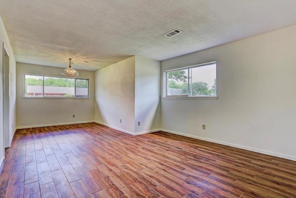 8002 Garden Parks Dr, Houston, TX 77075