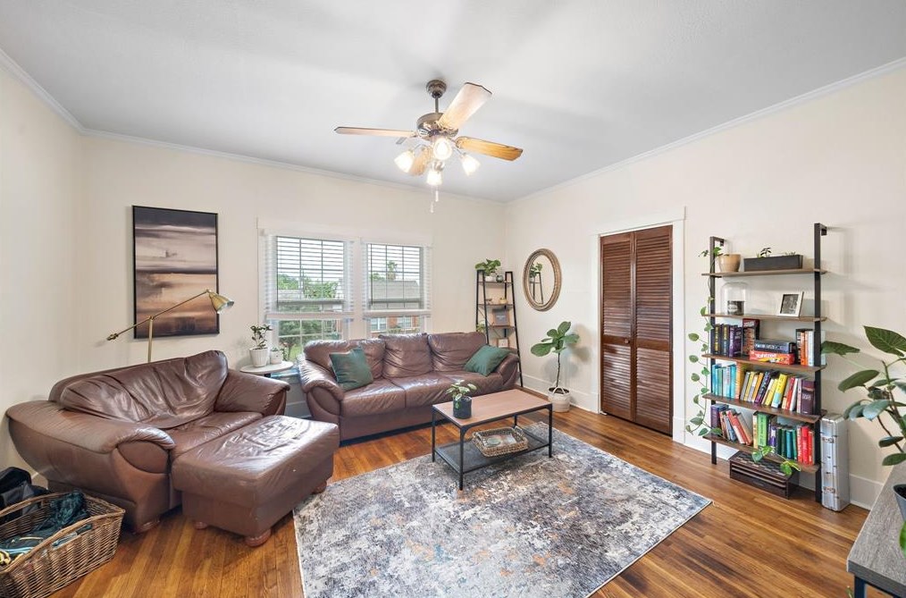 411 Peden St #b, Houston, TX 77006