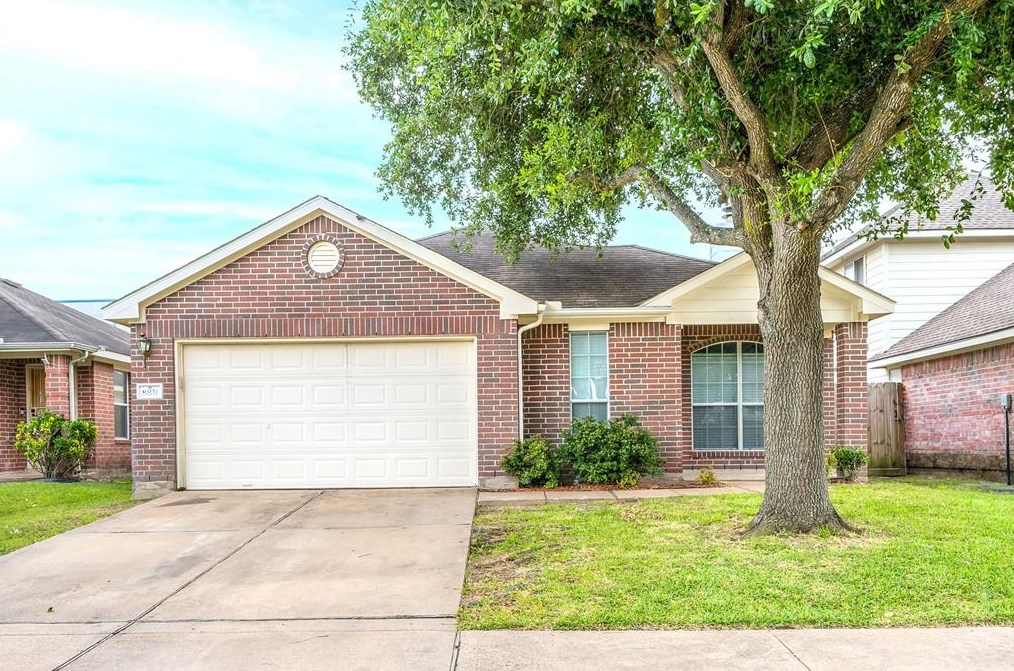 8831 Westbrae Manor Dr, Houston, TX 77031