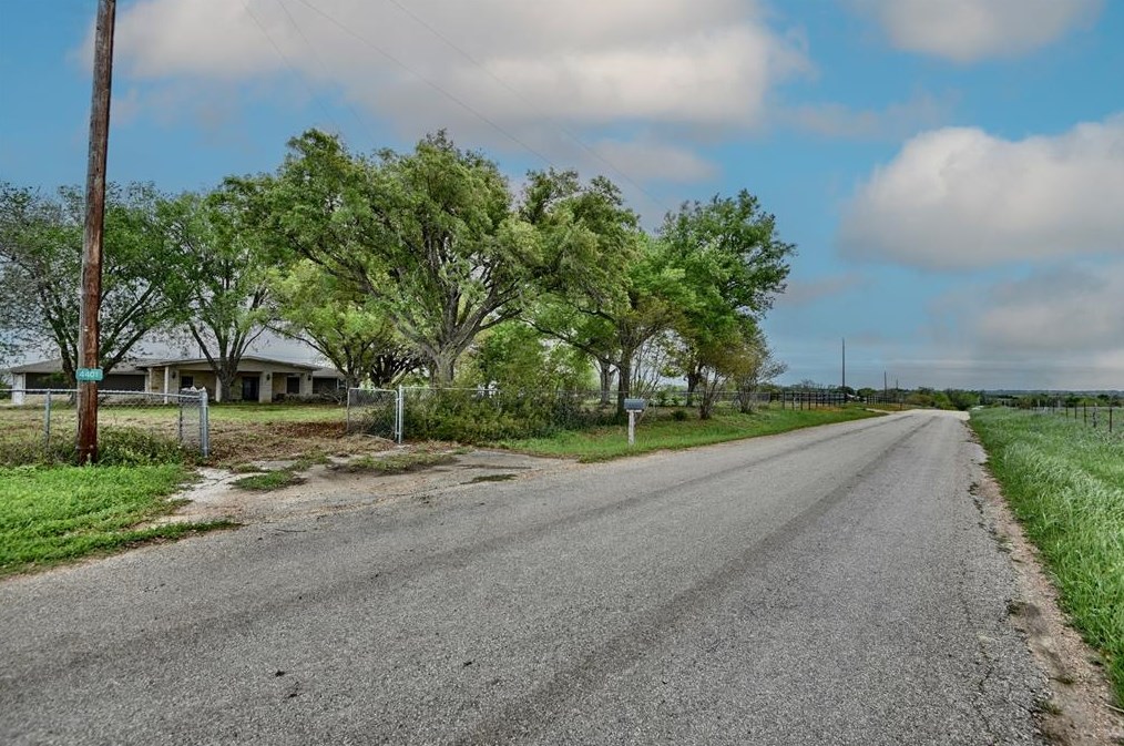 4401 Nicholson Lake Rd, Chappell Hill, TX