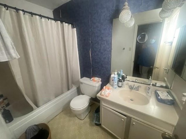 8310 Drum Roll Dr, Houston TX  77064-8203 exterior