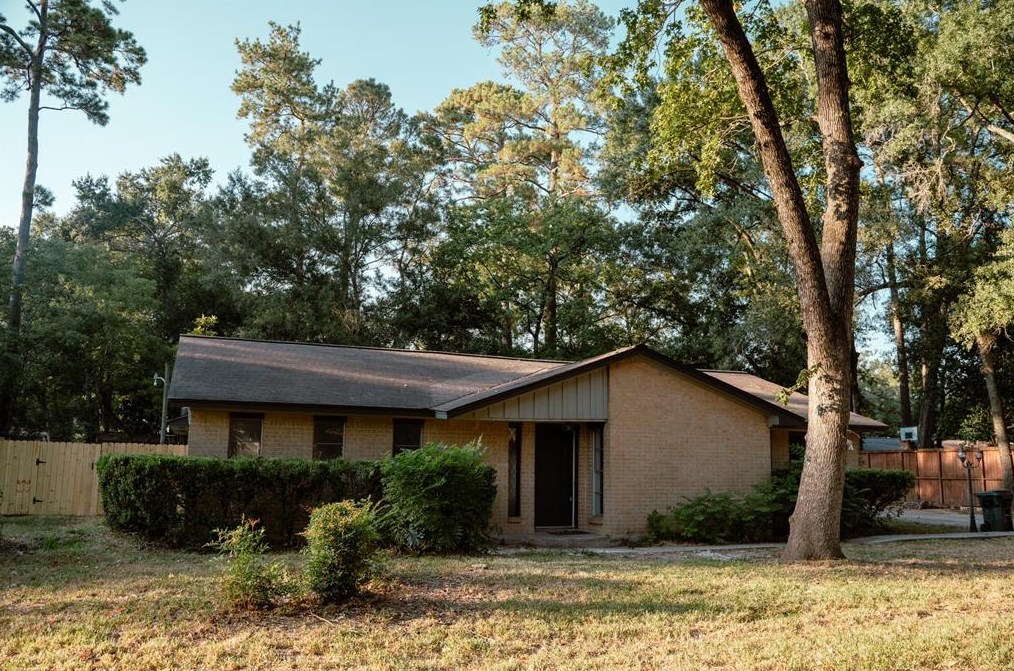 2318 Creekleaf Rd, Houston, TX 77068