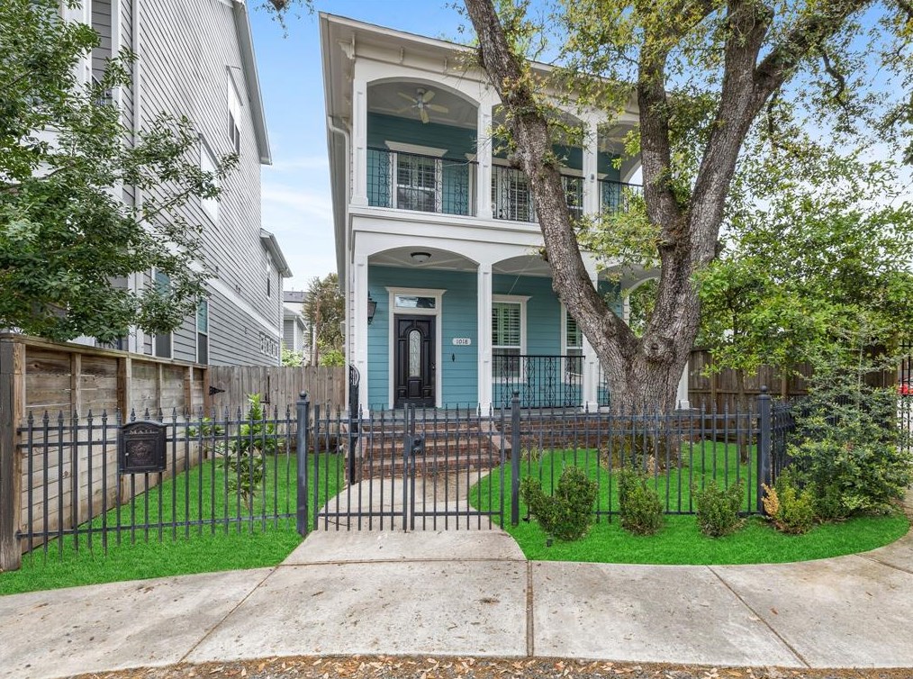 1018 Waverly St, Houston, TX 77008-6760