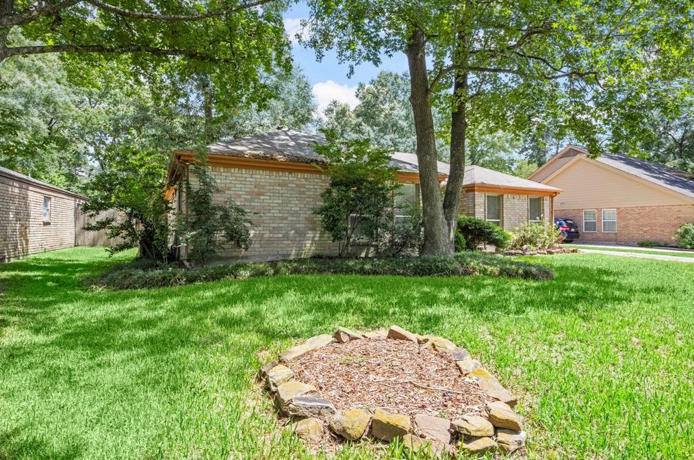 3906 Hidden Glen Dr, Humble, TX 77339