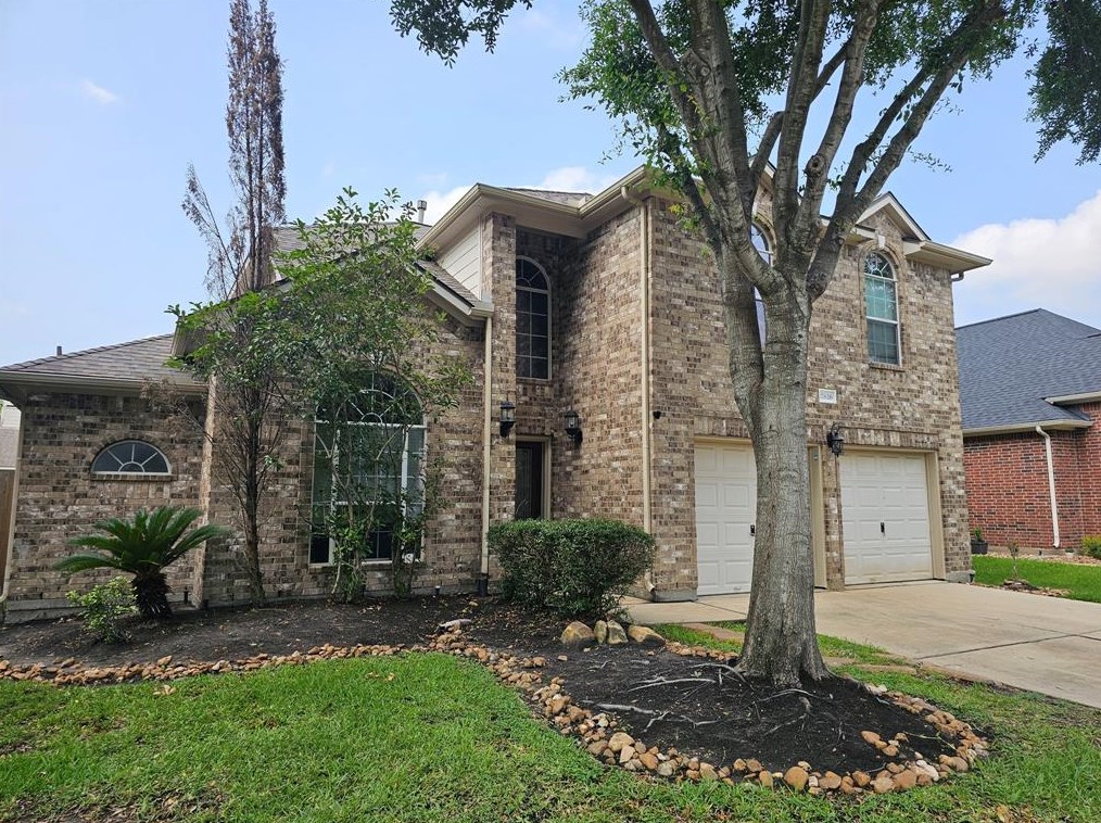 17626 Creek Bluff Ln, Cypress, TX 77433