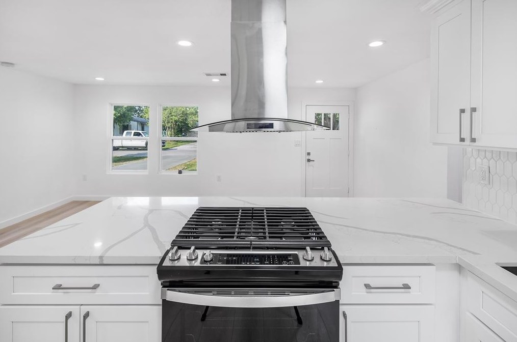 9534 Ashville Dr, Houston TX  77051-3209 exterior