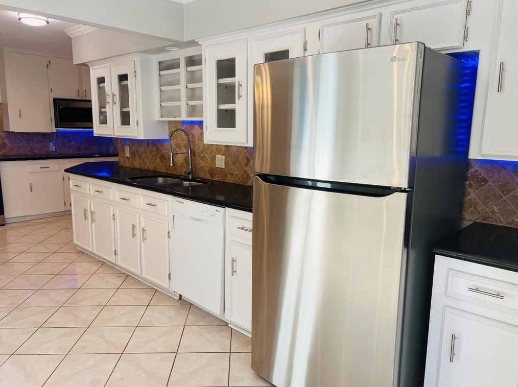 7 Gulf Ln, Galveston, TX 77550