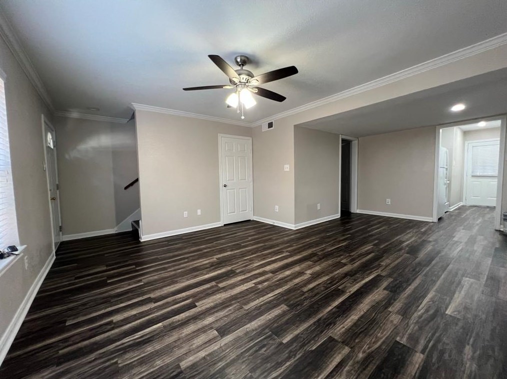 10146 Emnora Ln, Houston, TX 77080-5002