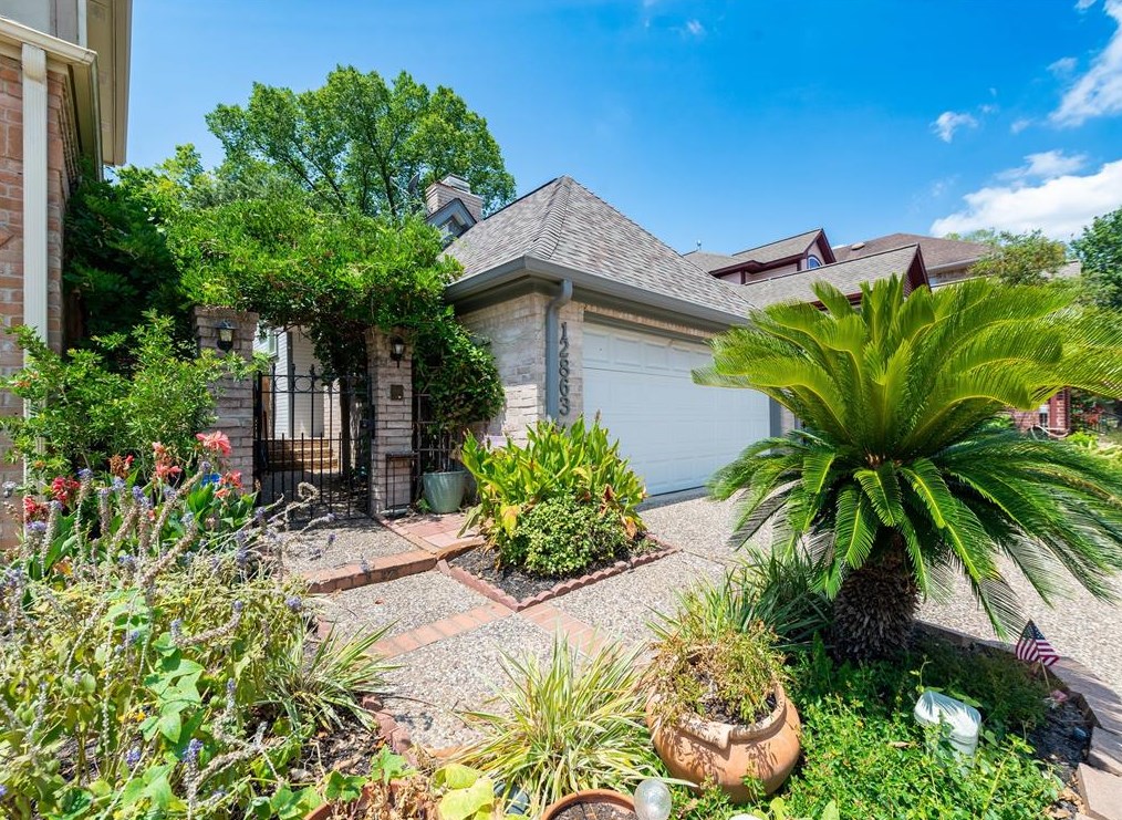 12863 Kingsbridge Ln, Houston, TX 77077