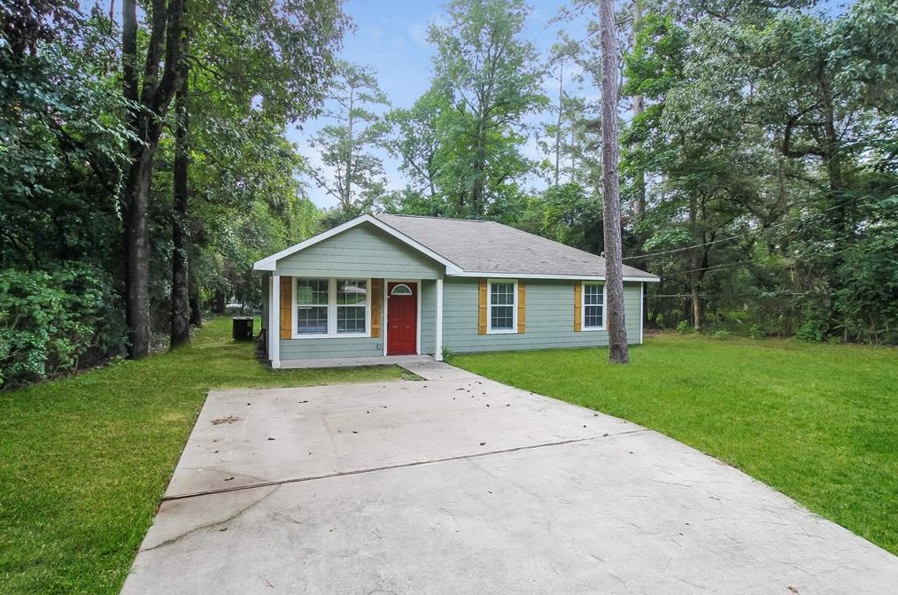 12642 Royal Lake Dr, Conroe, TX 77303