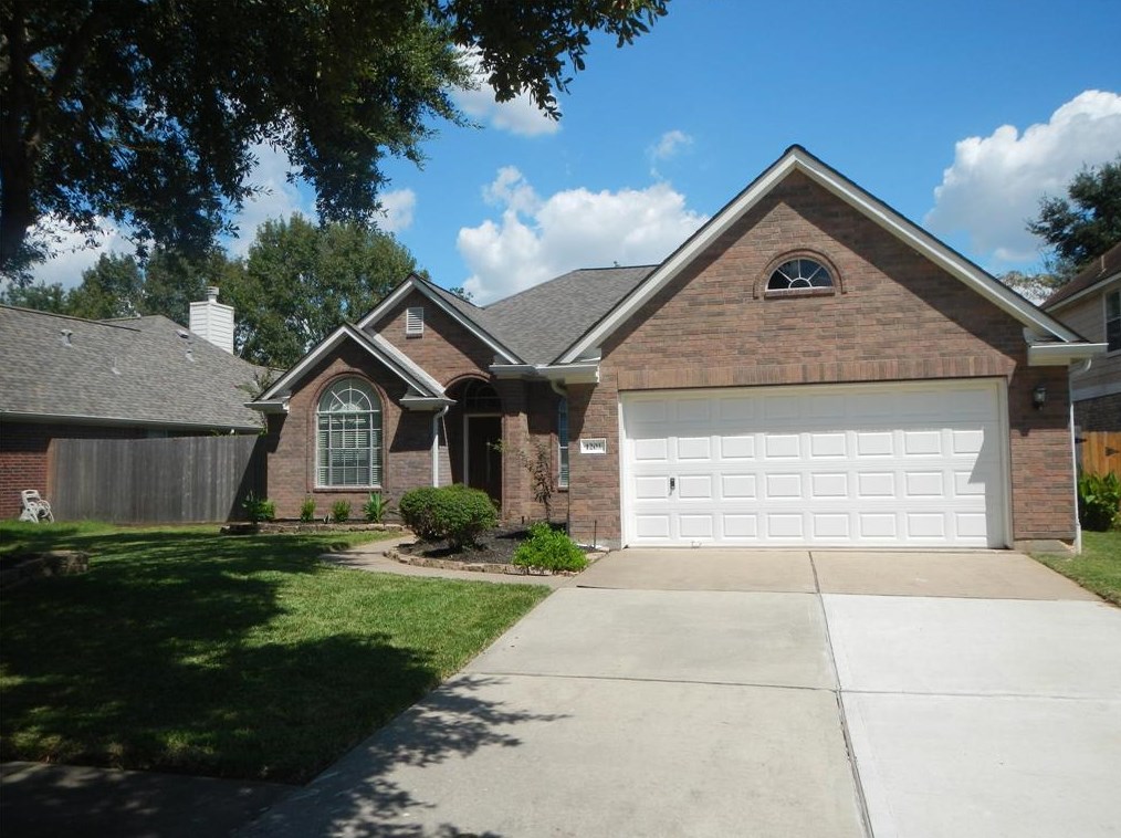 1203 Foxland Chase St, Sugar Land, TX 77479