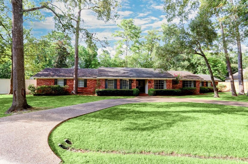 11910 Laurie Ln, Houston, TX 77024