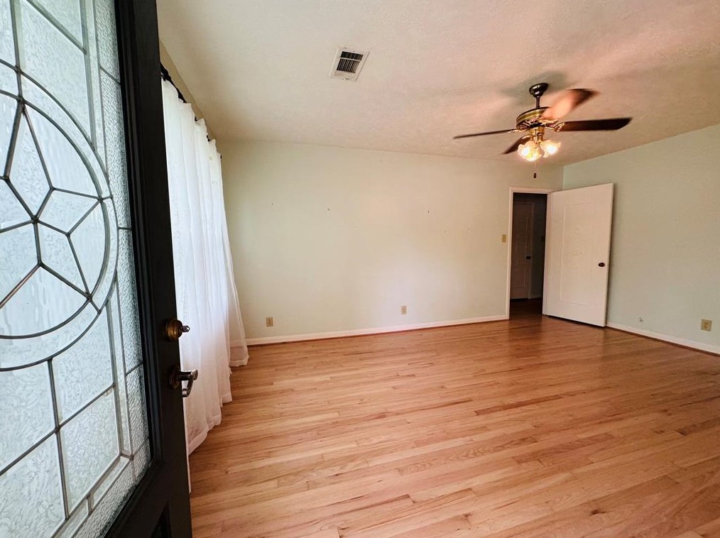 602 E Tom Green St, Brenham, TX 77833