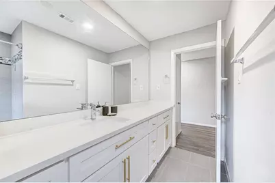 6026 Clarewood Drive, Houston, TX 77081 - Photo 16