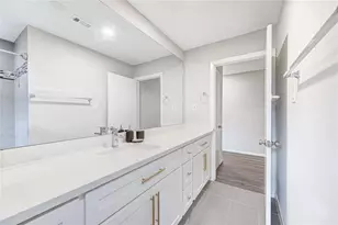 6026 Clarewood Dr, Houston, TX 77081 - Photo 16