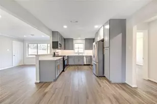 6026 Clarewood Dr, Houston, TX 77081 - Photo 1