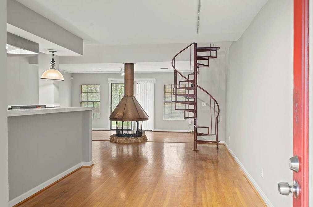 4034 Woodcraft St, Houston TX  77025-5709 exterior