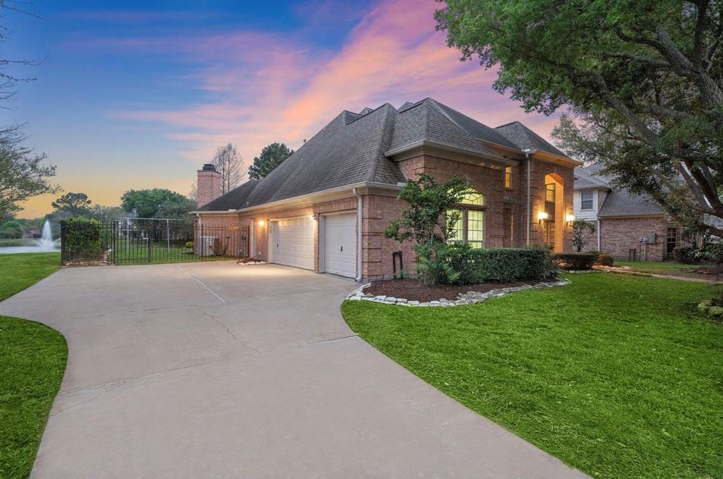 13411 Amber Queen Ln, Houston TX  77041-5550 exterior