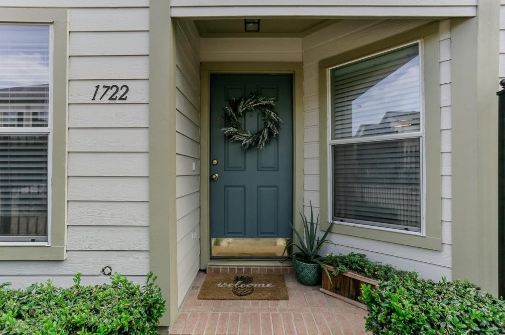 1722 Redwing Cove Dr, Houston, TX 77009