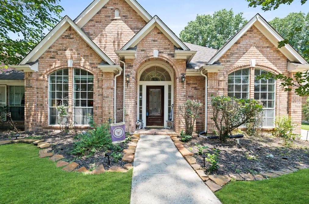 9110 Rhapsody Ln, Houston, TX 77040-2515