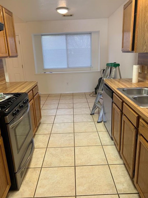 10901 Dogwood Dr, Morgans Point, TX 77571