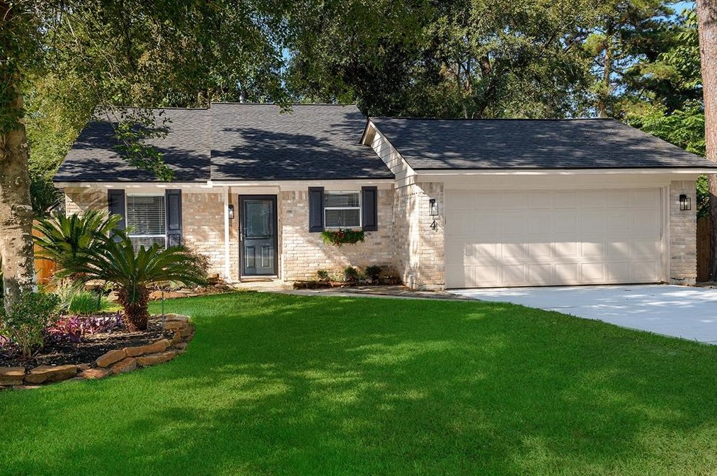 4 E Wavy Oak Cir, Spring, TX 77381