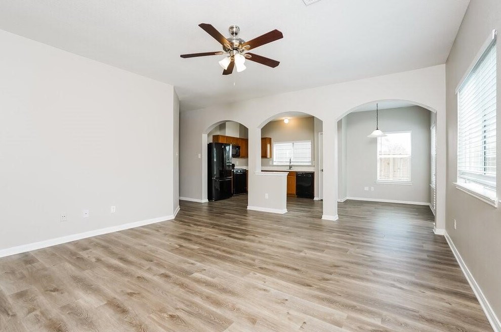 1611 Claremont Garden Cir, Houston TX  77047-3517 exterior
