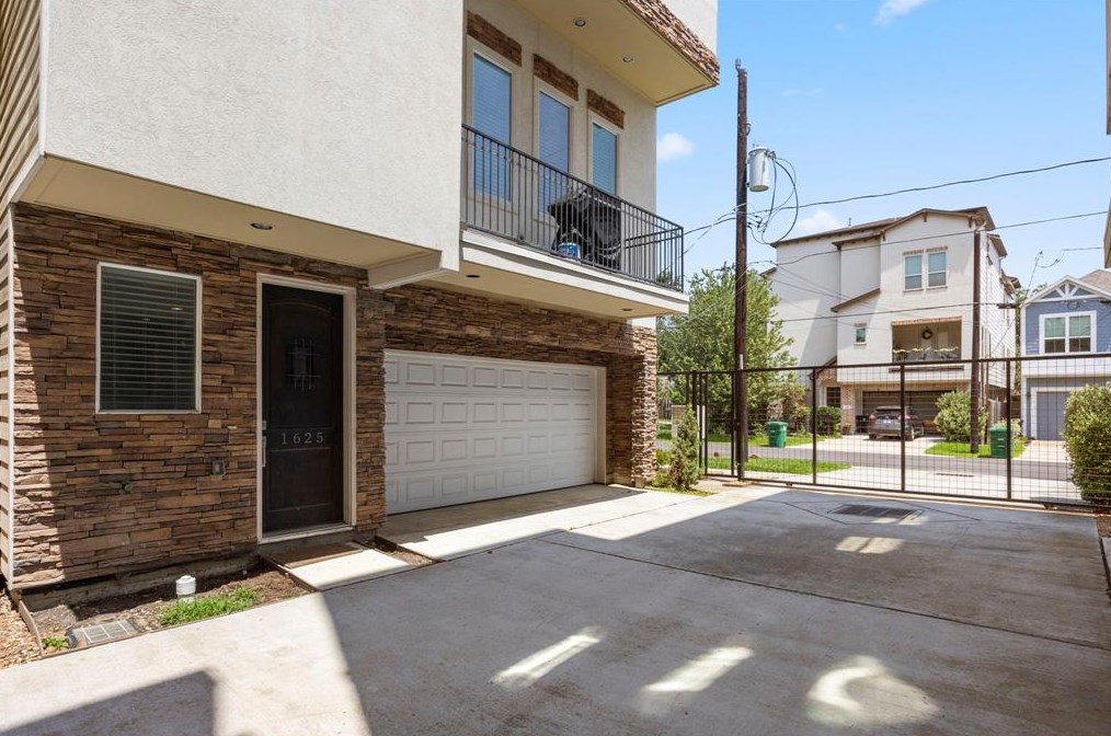 1625 Shearn St, Houston TX  77007-4047 exterior