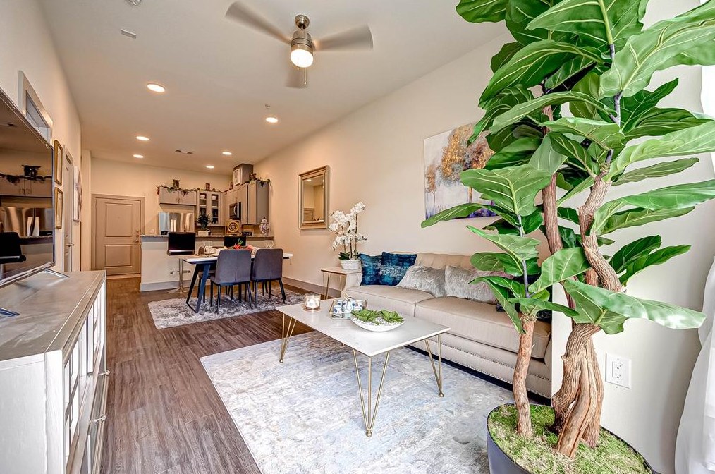6955 Turtlewood Dr #520, Houston, TX 77072