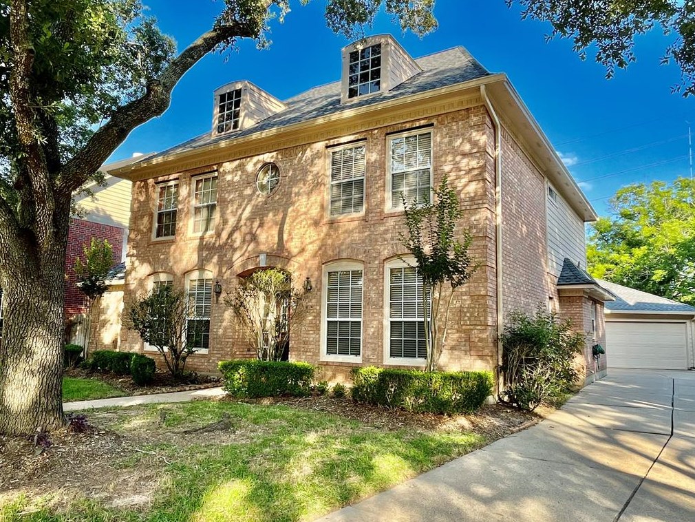3823 Elkins Rd, Sugar Land, TX 77479-3261