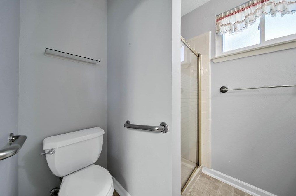 10858 Radford Ln, Houston TX  77099-4723 exterior