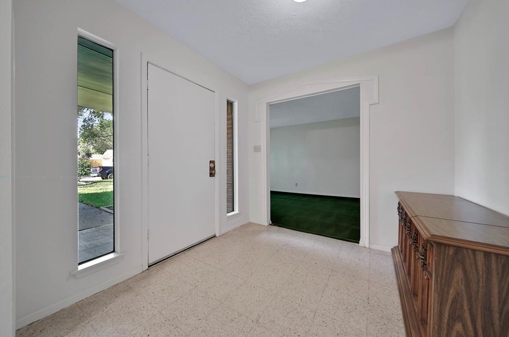 10858 Radford Ln, Houston TX  77099-4723 exterior