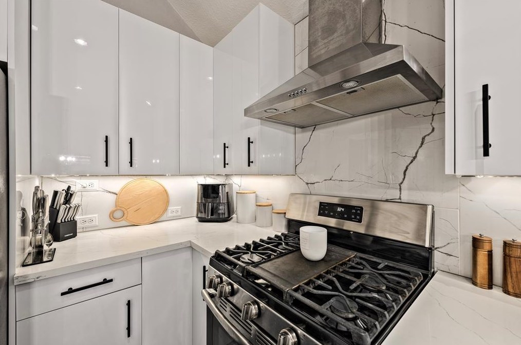 11027 Heron Vlg Dr, Houston TX  77064-4387 exterior