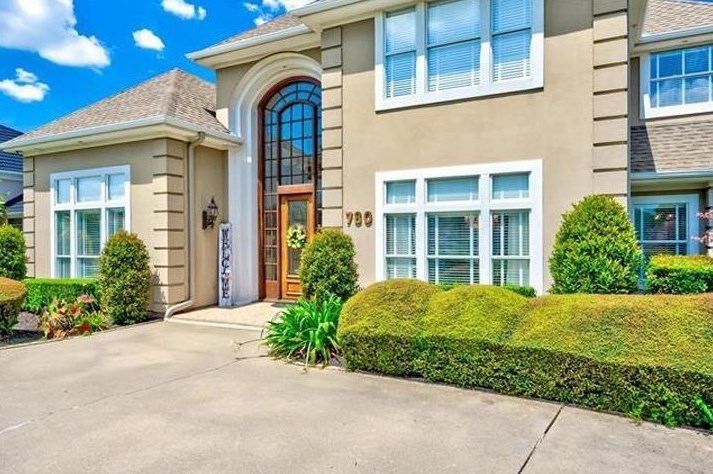 780 Baker Ave, Port Neches, TX 77651
