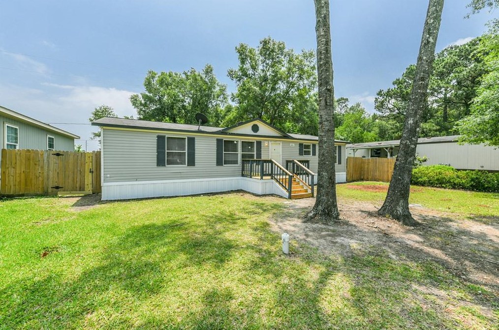 10110 Kaitlyn Ln, Baytown, TX 77521