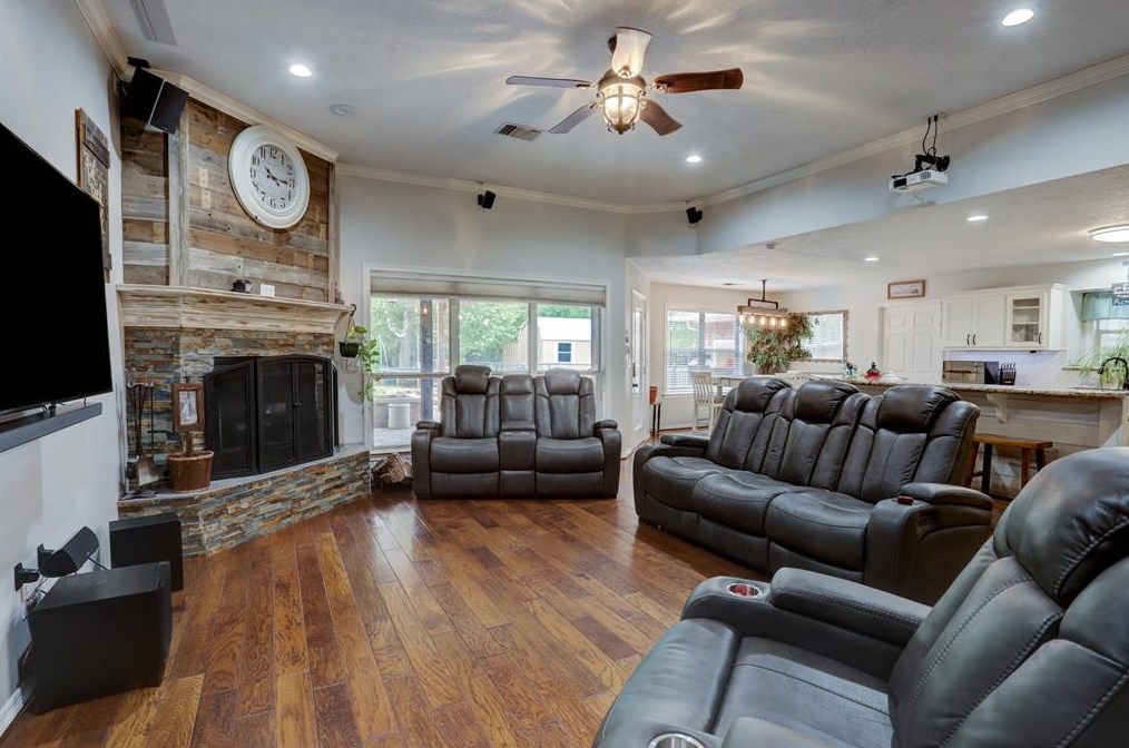 3500 Briarwood Dr, Brenham, TX 77833-9357