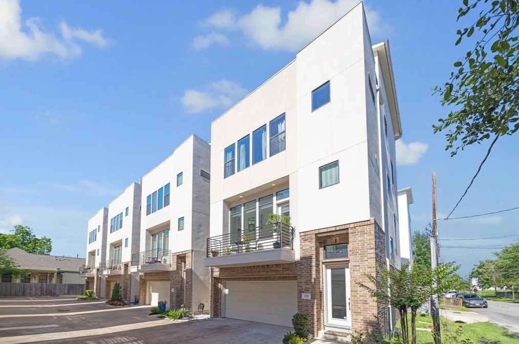 1718 Ovid St, Houston, TX 77007-2923