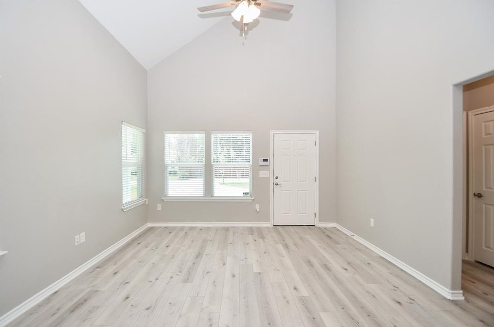 1050 Ellington St, Houston TX  77088-4516 exterior