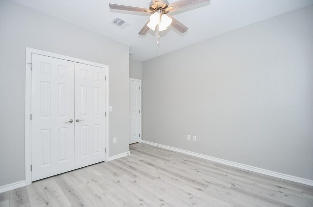 1050 Ellington St, Houston TX  77088-4516 exterior