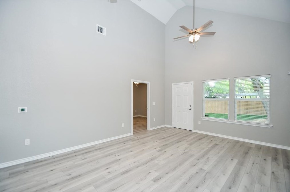 1050 Ellington St, Houston TX  77088-4516 exterior