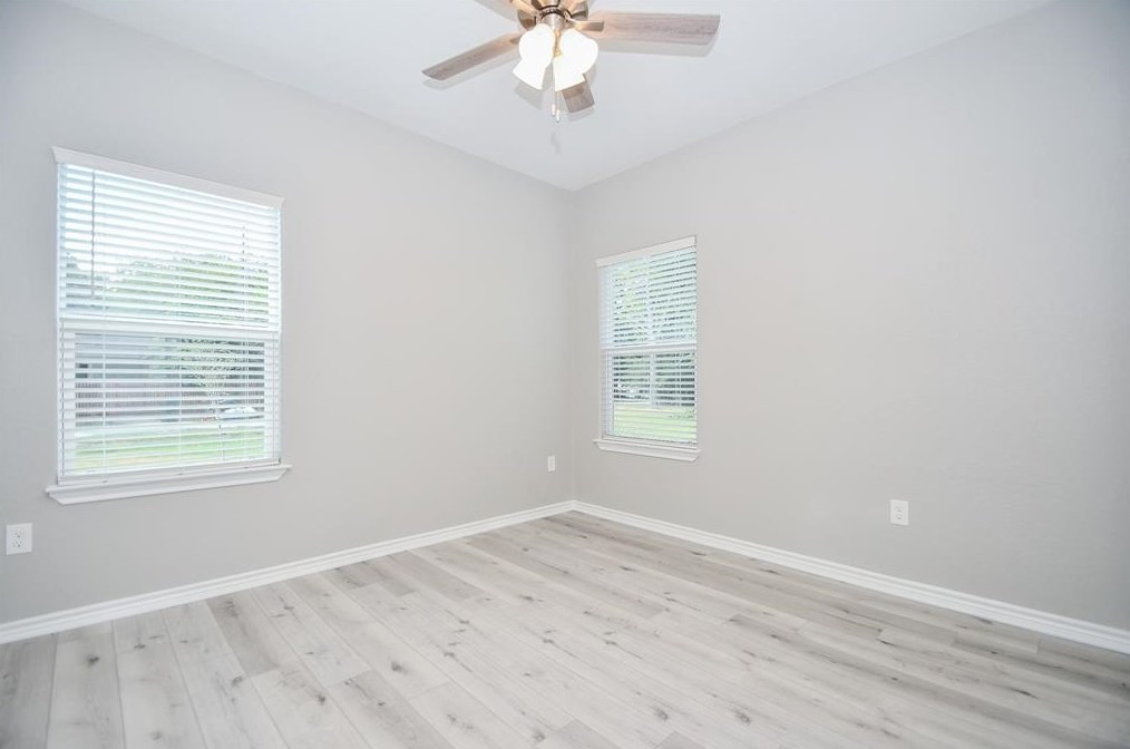 1050 Ellington St, Houston TX  77088-4516 exterior