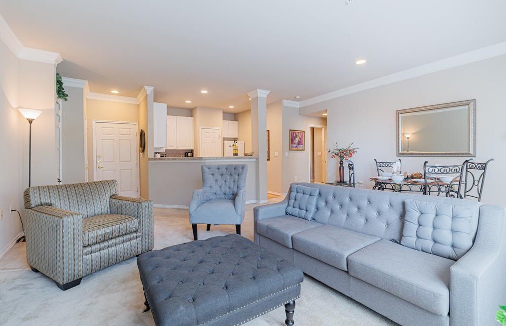 2400 Mccue Rd Apt 360, Houston, TX 77056
