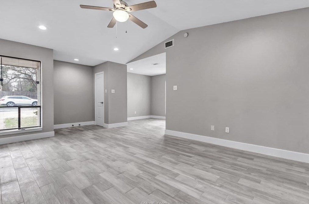 1405 Dexter Dr, College Station TX  77840-4270 exterior