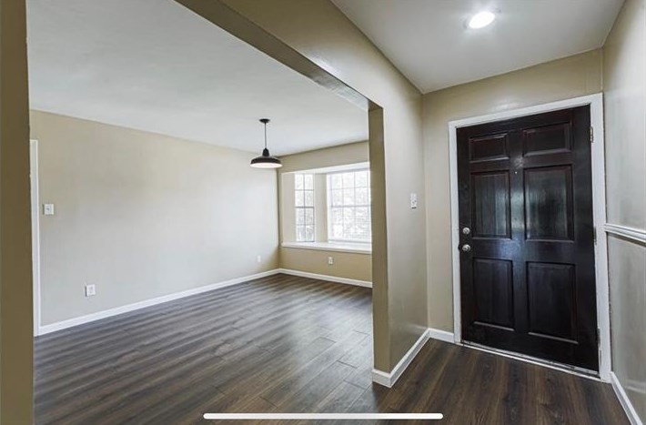 9602 Benthos Dr, Houston, TX 77083