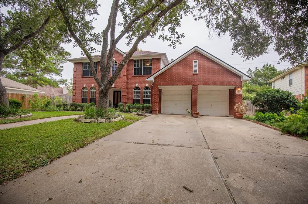 315 Indian Summer Dr, Sugar Land, TX 77479