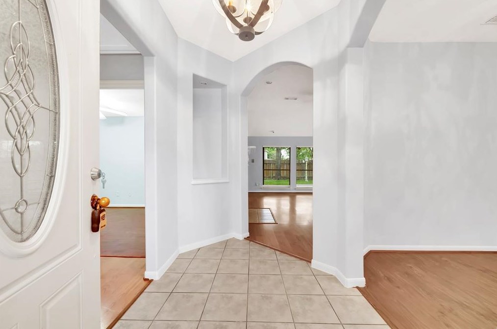 8747 Pleasantbrook Dr, Houston TX  77095-3141 exterior