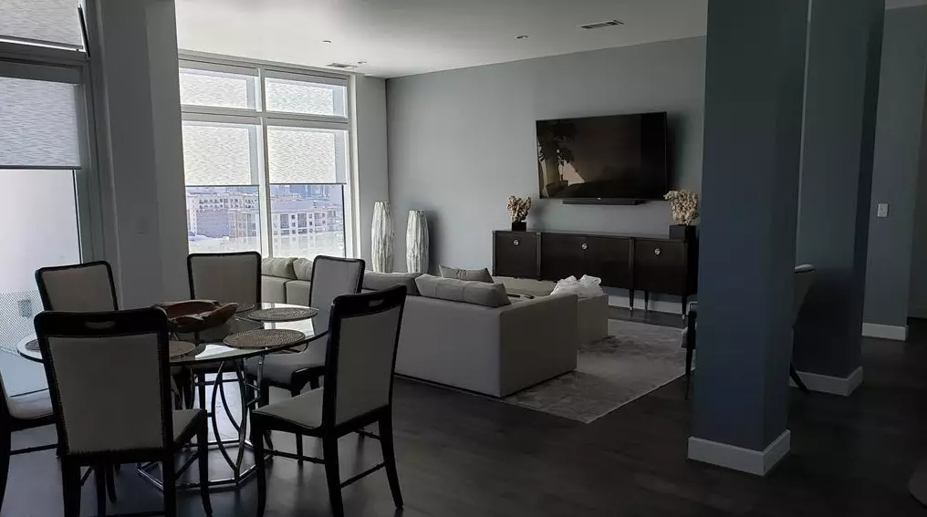 4521 San Felipe St, Houston TX  77027 exterior