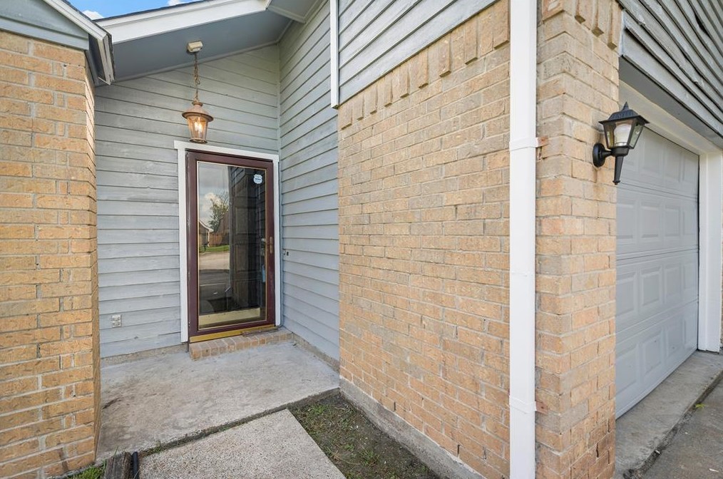 20 Parkbriar Cir, Baytown, TX 77521-3462
